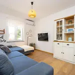 度假居 2 Bedroom Beautiful In 斯塔利格拉德-帕克利尼卡