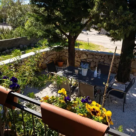 2 Bedroom Beautiful In Dom wakacyjny *