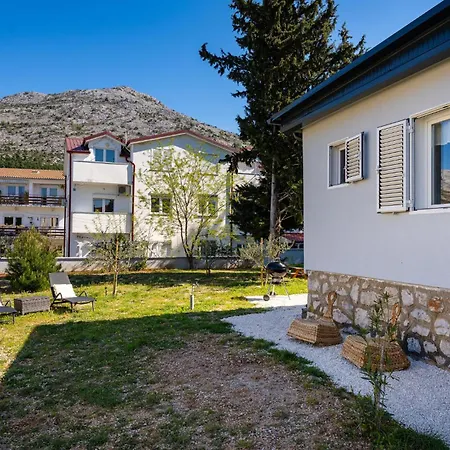 2 Bedroom Beautiful In Dom wakacyjny *