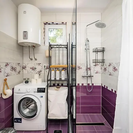 2 Bedroom Beautiful In Starigrad Paklenica