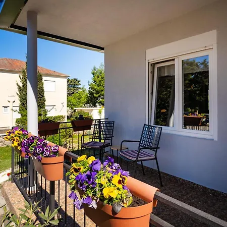 Dom wakacyjny 2 Bedroom Beautiful In