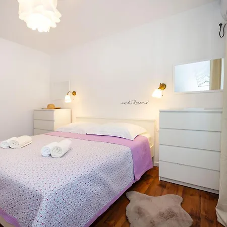 2 Bedroom Beautiful In *