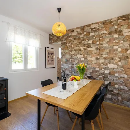 Dom wakacyjny 2 Bedroom Beautiful In