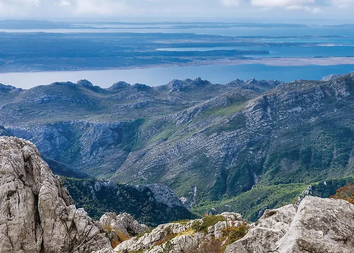 2 Bedroom Beautiful In *