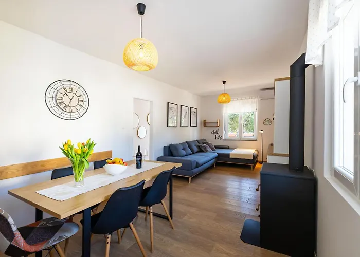 2 Bedroom Beautiful In *