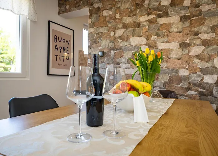 2 Bedroom Beautiful In *