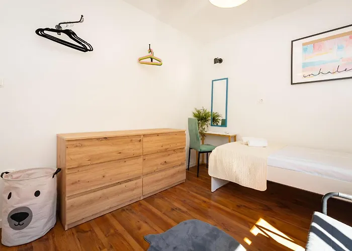 2 Bedroom Beautiful In *