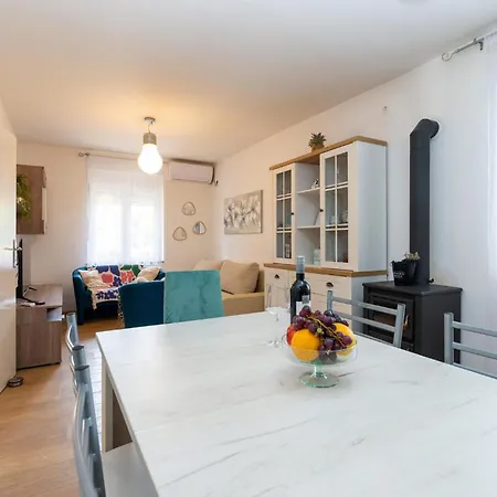 Holiday home 2 Bedroom Beautiful In