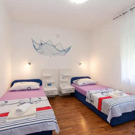 Holiday home 2 Bedroom Beautiful In Starigrad Paklenica