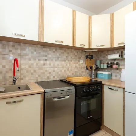 2 Bedroom Beautiful In Holiday home Starigrad Paklenica