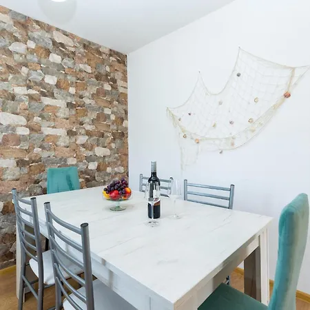 2 Bedroom Beautiful In * Starigrad Paklenica