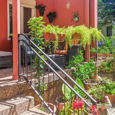 2 Bedroom Beautiful In *