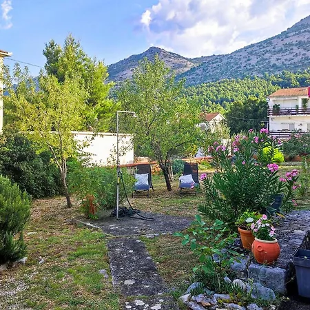 2 Bedroom Beautiful In Holiday home Starigrad Paklenica