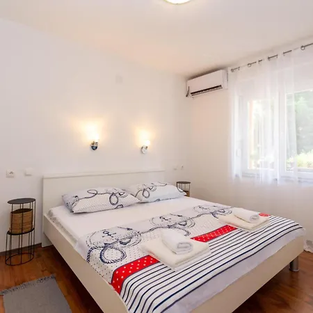 2 Bedroom Beautiful In