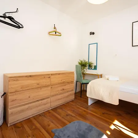 2 Bedroom Beautiful In *