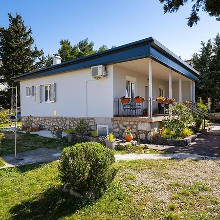 2 Bedroom Beautiful In * Starigrad Paklenica