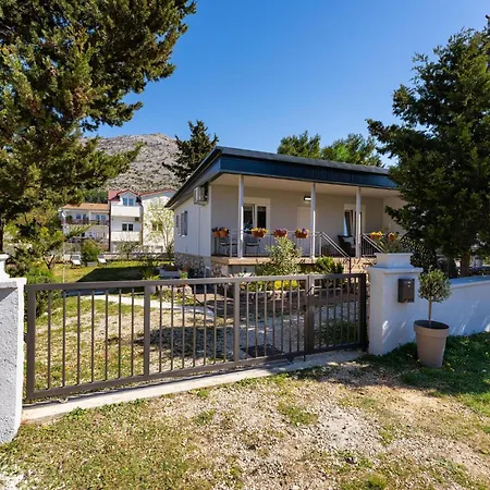 2 Bedroom Beautiful In