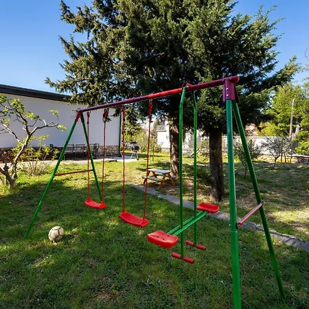 2 Bedroom Beautiful In * Starigrad Paklenica