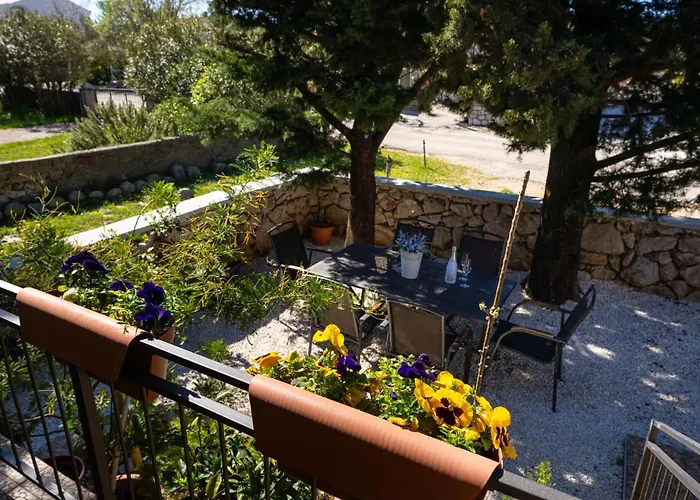 2 Bedroom Beautiful In Vikendica *