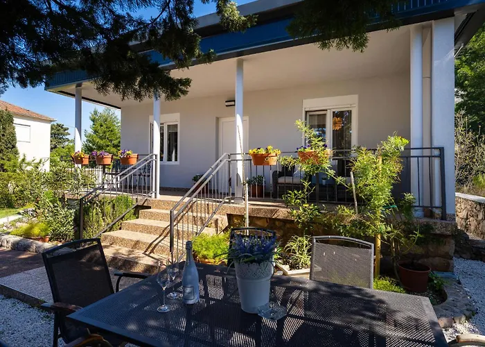 Vikendica 2 Bedroom Beautiful In Starigrad Paklenica