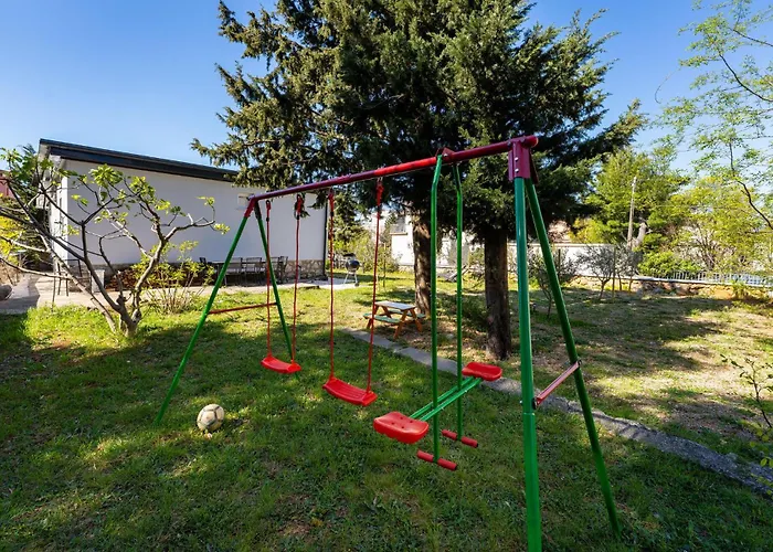 2 Bedroom Beautiful In * Starigrad Paklenica