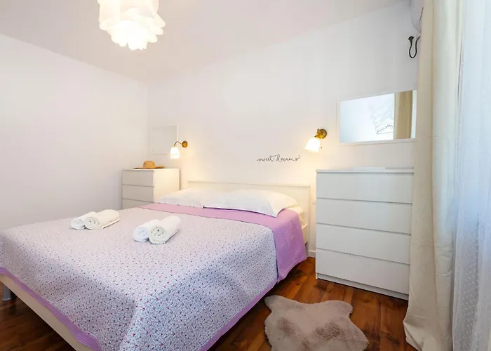 2 Bedroom Beautiful In *